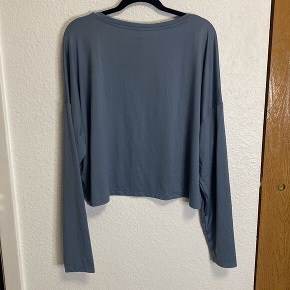 Womens under armor movement v-neck Long sleeves cropped size XL blue gray - Picture 5 of 6